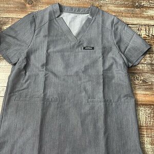 Jaanuu scrub top